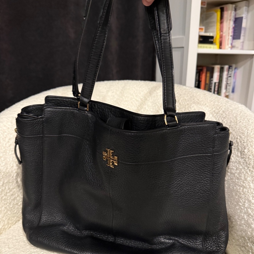 Tory Burch Robinson Pebbled Leather side zip tote - Picture 2 of 9